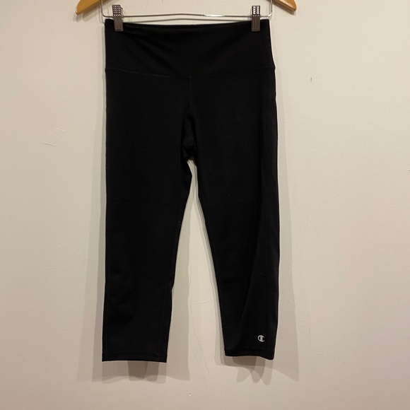 **$5 SALE** Champion Black Cropped Activewear Leggings Size Small - Picture 1 of 3